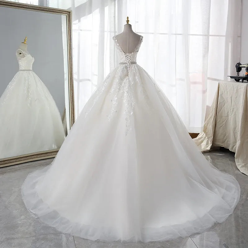 2023 Pure White Wedding Dress With Trian Sexy V-neck Bridal Dress Backless Ball Gown Luxury Vestido De Noiva 14 Colors