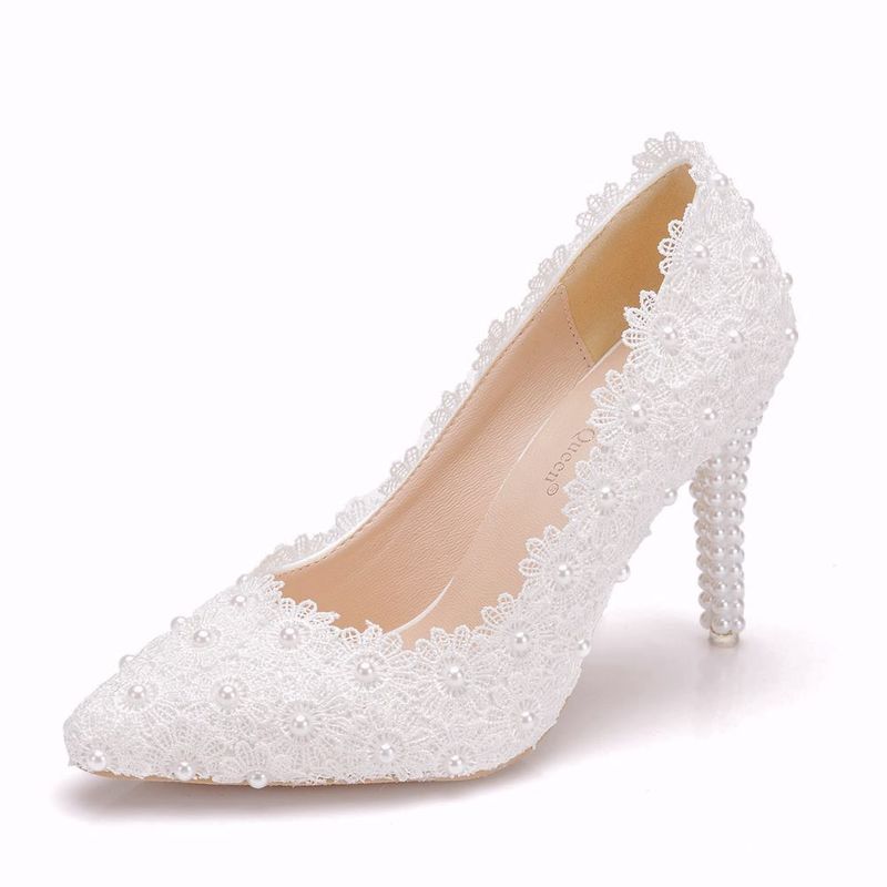 Lace Pointed Toe Women's Pumps - Elegant Thin Heels for Fashionable Occasions