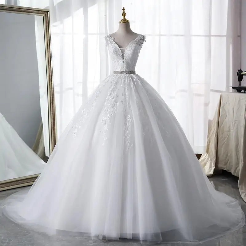 2023 Pure White Wedding Dress With Trian Sexy V-neck Bridal Dress Backless Ball Gown Luxury Vestido De Noiva 14 Colors